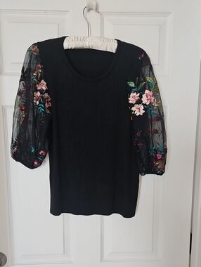 Kim & Cami Black Knit Top with Floral Embroidered Puff Sleeves